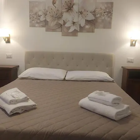 شقة Grande Attico -con Veranda E Terrazzo 3 Da Letto - Aeroporto E Fiera فيوميتشينو
